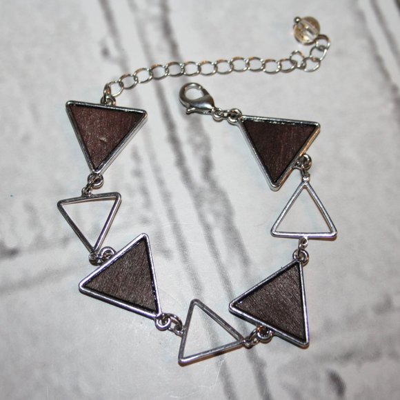 Beautiful silver, wooden triangle bracelet 6-8" adjustable - Picture 1 of 3